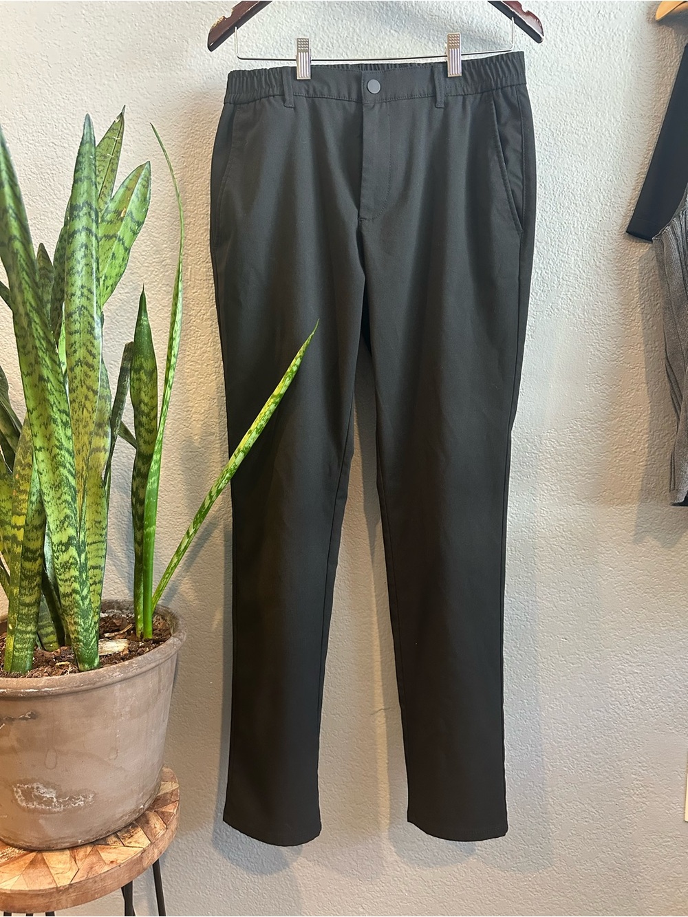 Men's Zara Slim Dress Pants in Black